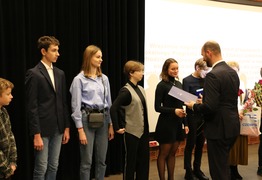 Nagrody Gminy Czempiń dla najlepszych uczniów (photo)