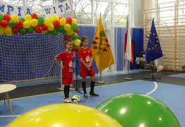  (photo)