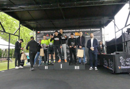  (photo)