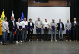 Przekazanie nagród wyróżnionym (photo)