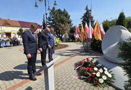 Złożenie kwiatów (photo)