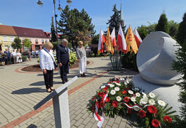 Złożenie kwiatów (photo)