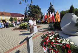 Złożenie kwiatów (photo)