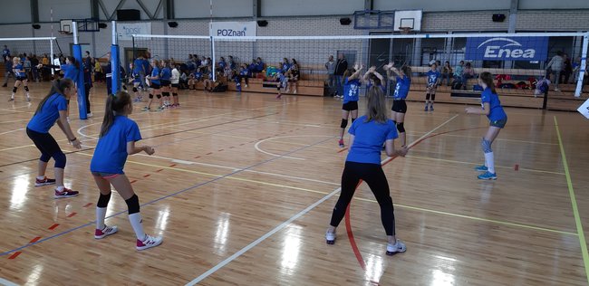 Siatkarki Uks Sportowiec Borowo na turnieju Enea Akademia Sportu
